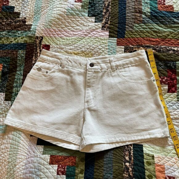 NWT Juniors Billabong Short Shorts Neutral Size 11 - Picture 1 of 5